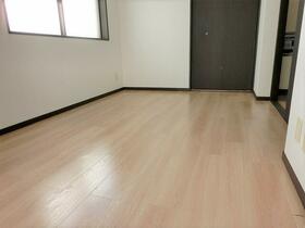 16/16 エントランス