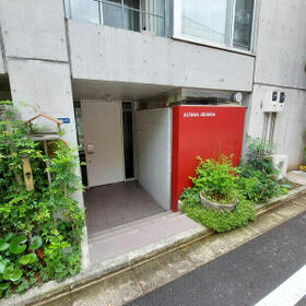 2/2 エントランス