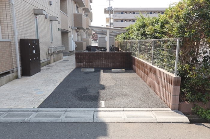 18/20 駐車場