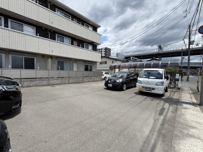 2/4 駐車場