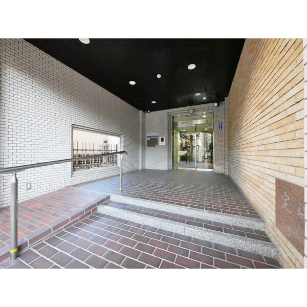 15/16 エントランス