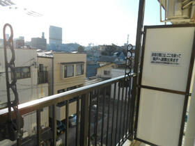 13/18 バルコニー