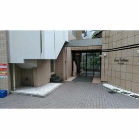 16/16 エントランス