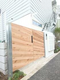 16/22 エントランス