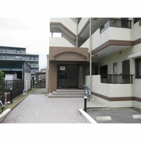 15/16 エントランス