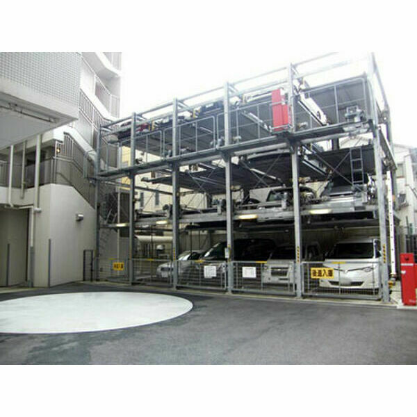 16/21 駐車場