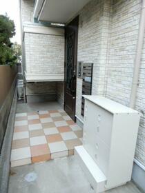 16/16 エントランス