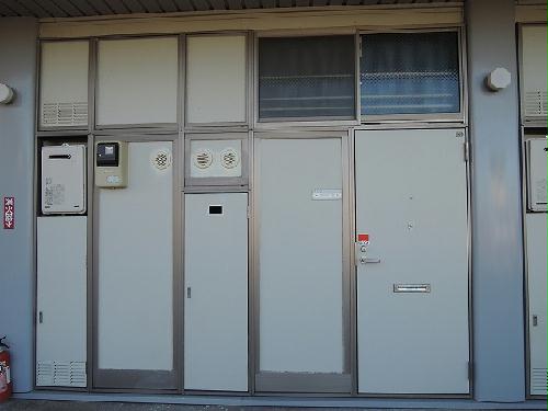 13/19 エントランス