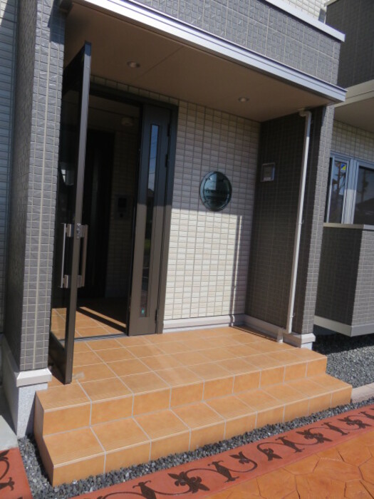 16/20 エントランス