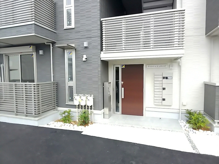 19/30 エントランス