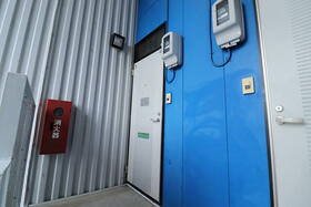 15/15 エントランス