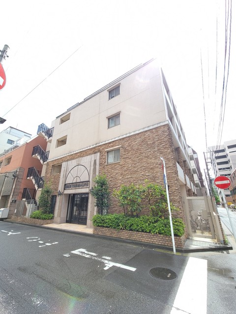 28/30 エントランス