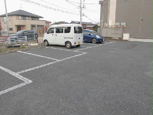 2/4 駐車場