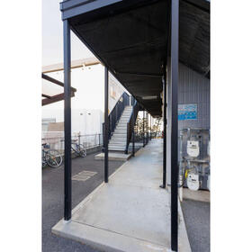 16/16 エントランス