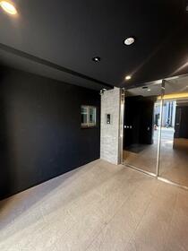 16/16 エントランス