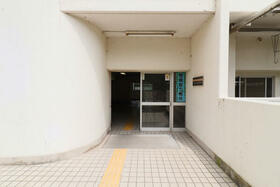 15/16 エントランス