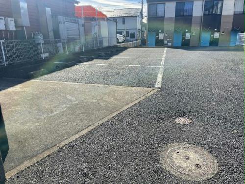14/14 駐車場