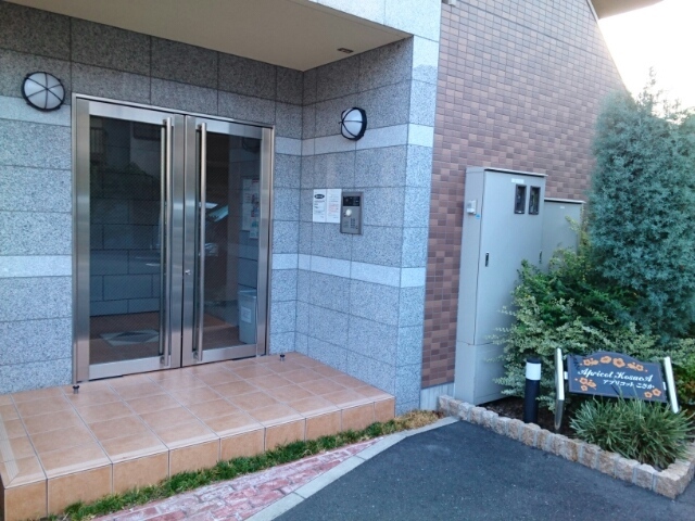 14/20 エントランス