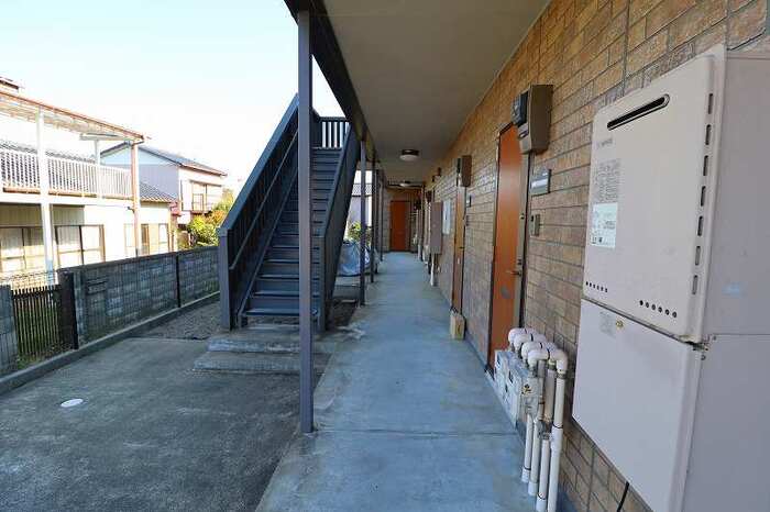 16/19 エントランス