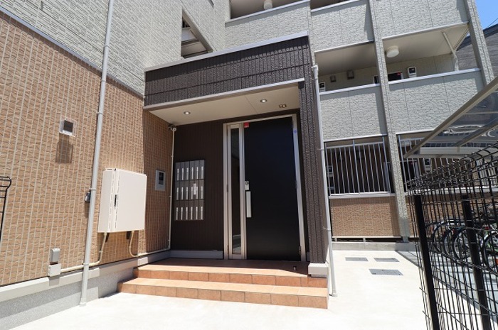 2/3 エントランス