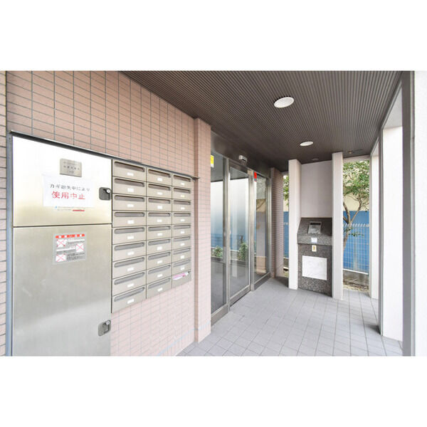 13/13 エントランス