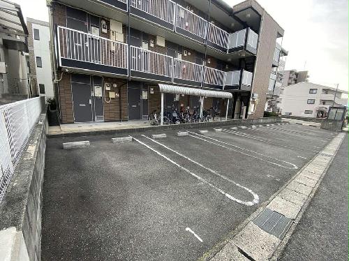 14/17 駐車場