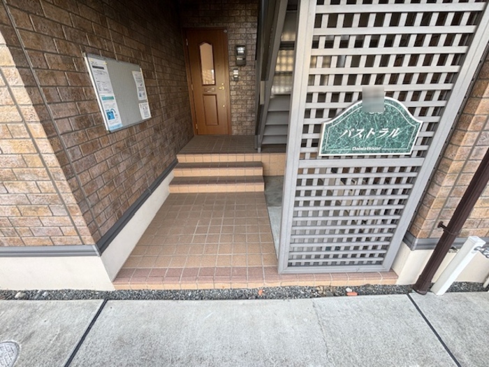 18/20 エントランス