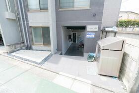 16/16 エントランス