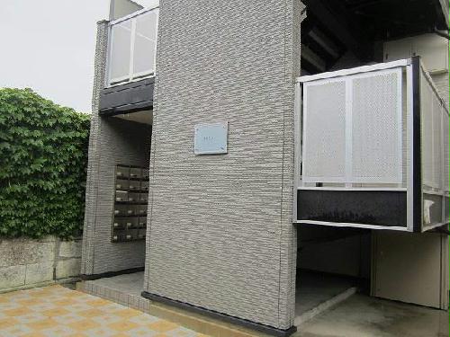 13/22 エントランス