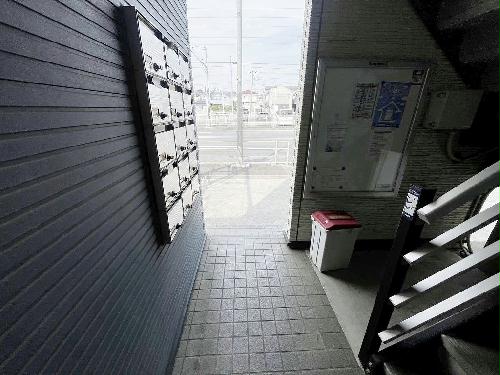 13/22 エントランス