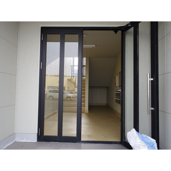 18/24 エントランス