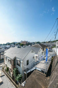 16/16 エントランス