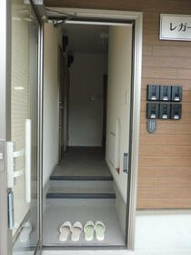 16/16 エントランス