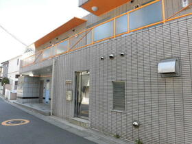 16/16 エントランス