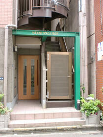 2/2 エントランス