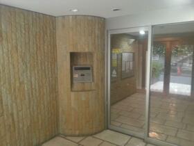 16/16 エントランス