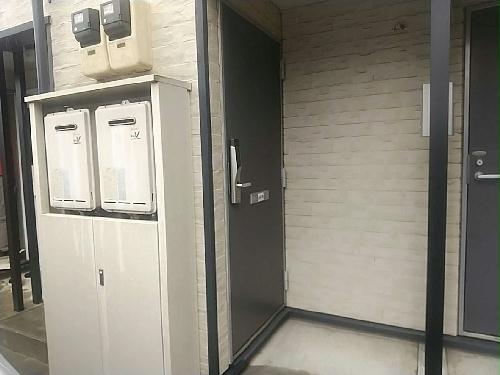 13/14 エントランス