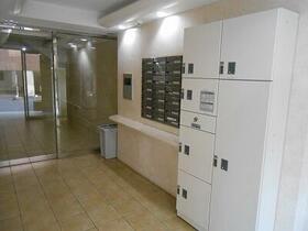 13/13 エントランス