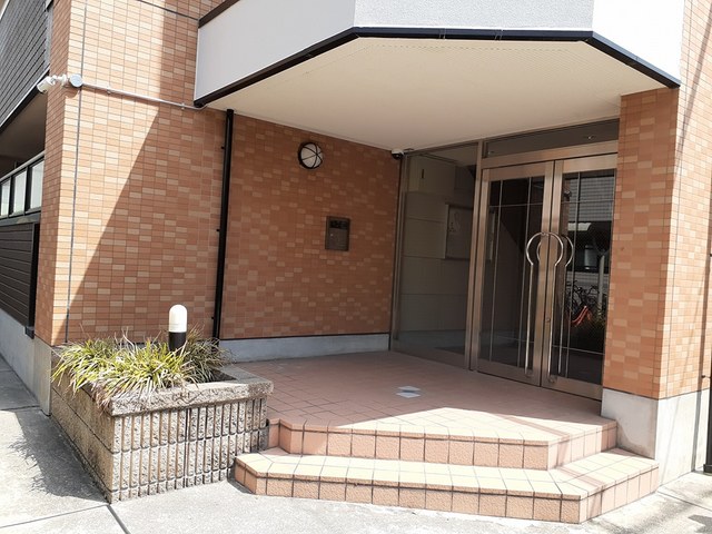 13/23 エントランス