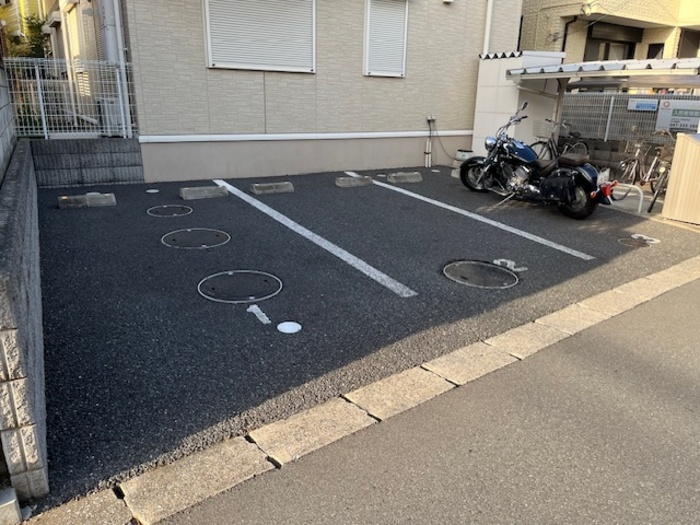 17/17 駐車場