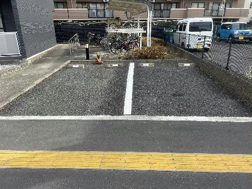 14/15 駐車場
