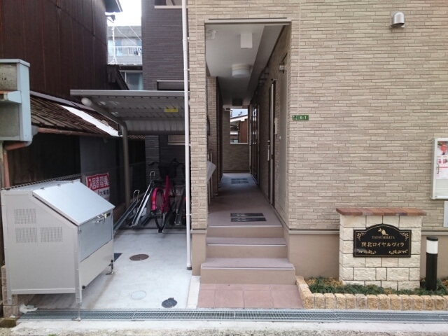 14/20 エントランス