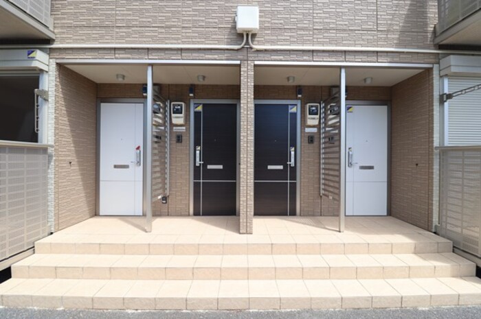 18/25 エントランス