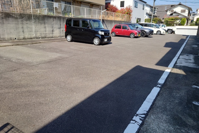 17/17 駐車場
