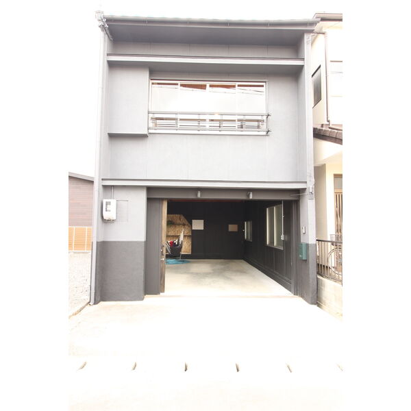 20/22 エントランス