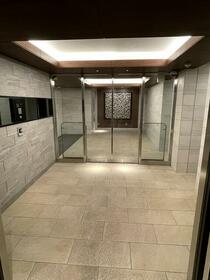 2/2 エントランス