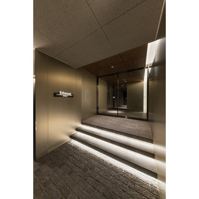 19/19 エントランス