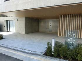 16/16 エントランス