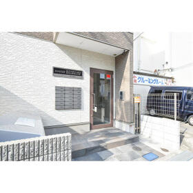 16/16 エントランス