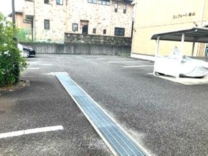 20/21 駐車場